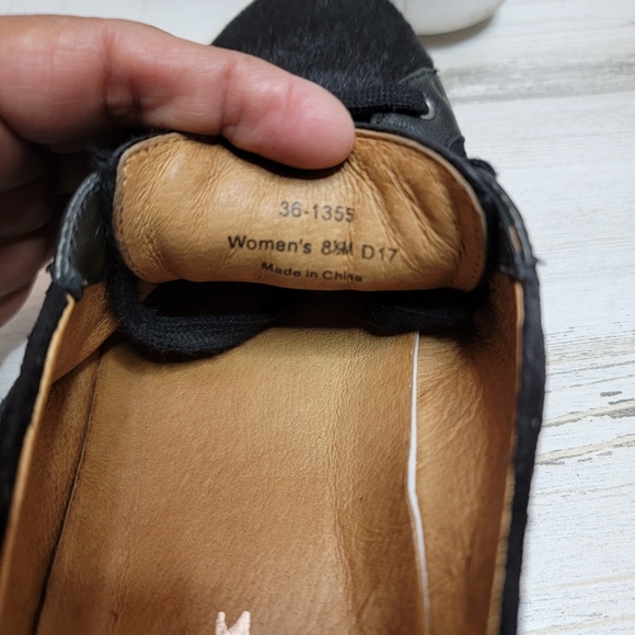 TRASK LINDSEY BLACK CALF HAIR SNEAKERS, SIZE 8.5 - Picture 5 of 7